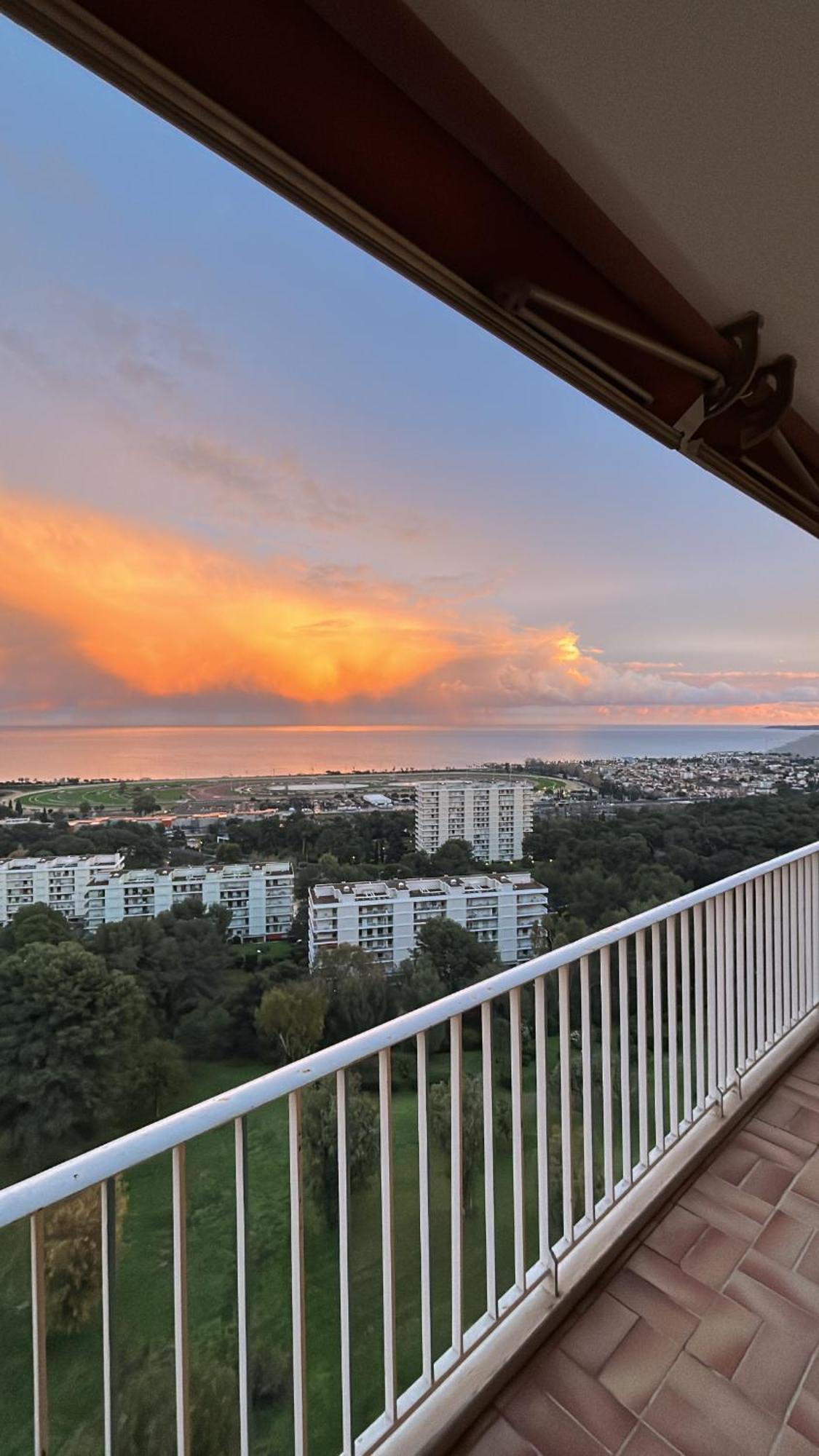 Somptueux Appartement Vue Mer ! Cagnes-sur-Mer Luaran gambar